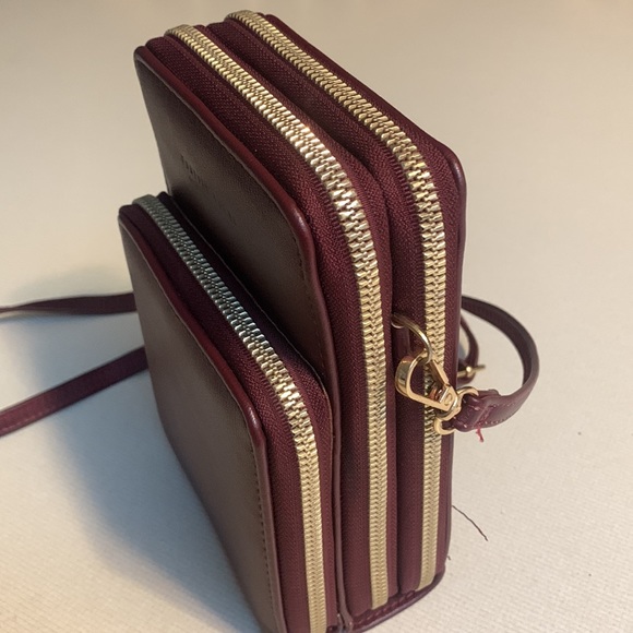 NWOT Forever Young Crossbody Mini Bag - Picture 4 of 8